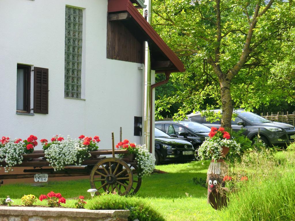 Pansion Izvor Hotel Korenica Exterior foto