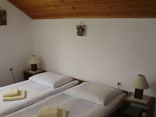 Pansion Izvor Hotel Korenica Exterior foto