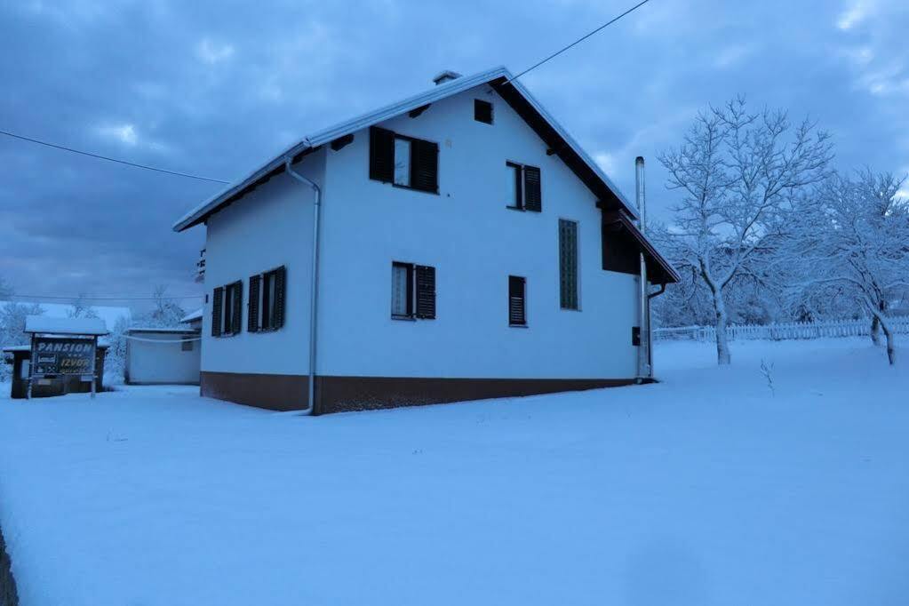 Pansion Izvor Hotel Korenica Exterior foto