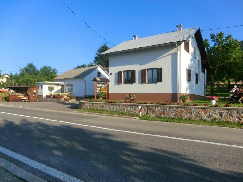 Pansion Izvor Hotel Korenica Exterior foto